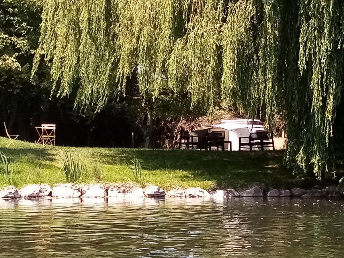 Havre De Paix Au Bords De L'Eure - Divers Hebergements Garennes-sur-Eure Exteriér fotografie
