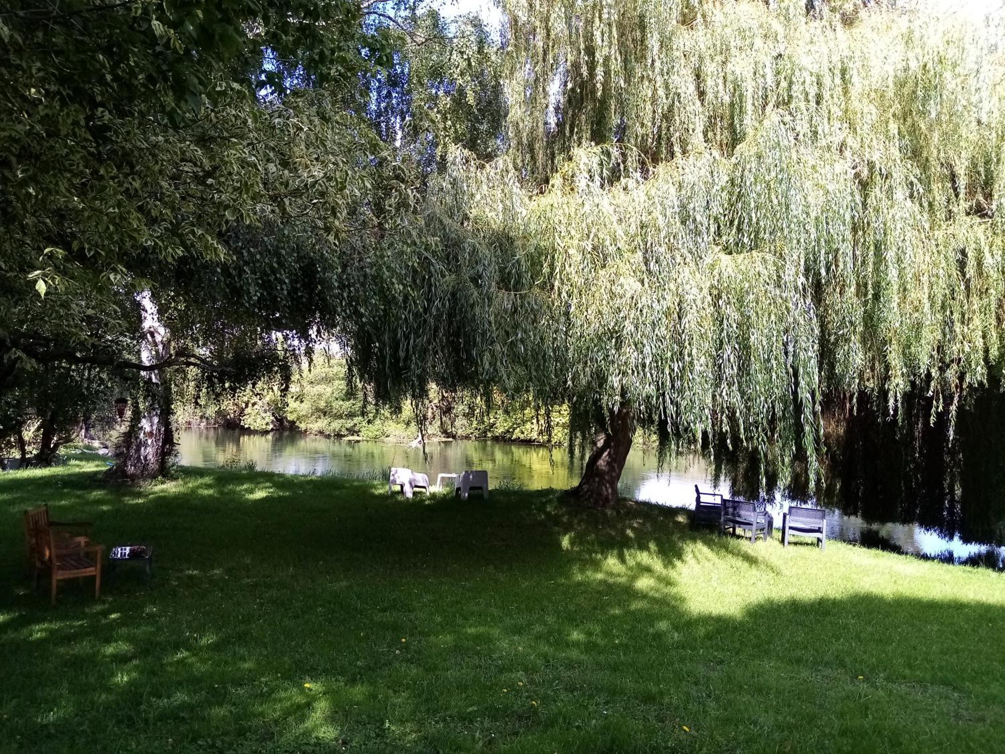 Havre De Paix Au Bords De L'Eure - Divers Hebergements Garennes-sur-Eure Exteriér fotografie
